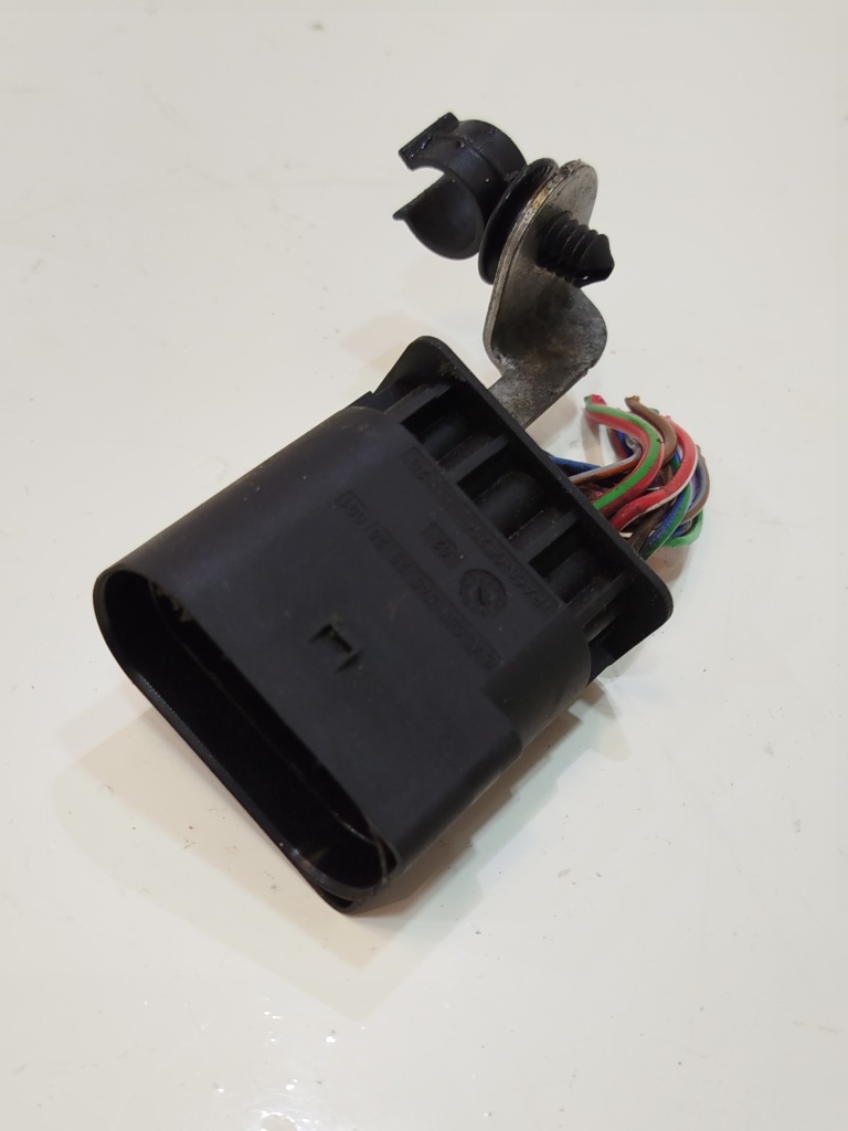 Купити Колодка штекер лампи mercedes w205 2.2 cdi a0555452928