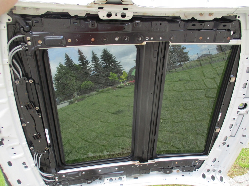 фото №8, Mecedes w204 sedan дах панорама