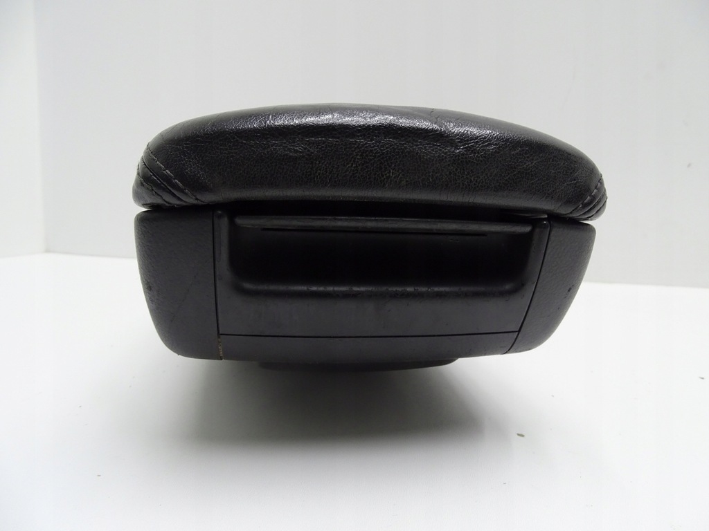 фото №10, Підлокітник шкіра чорний + телефон motorola audi a6 c6 a8 d3