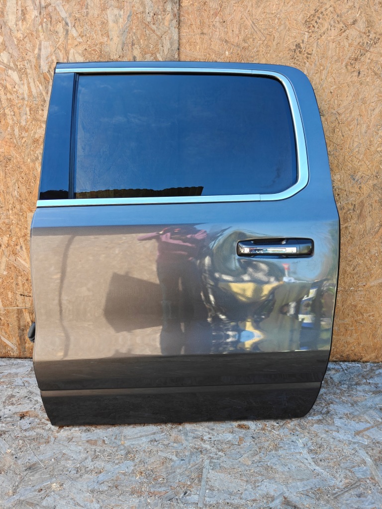 Купить Дверь коплектная  левое задняя левое  задняя ram v 1500 laramie 2019r