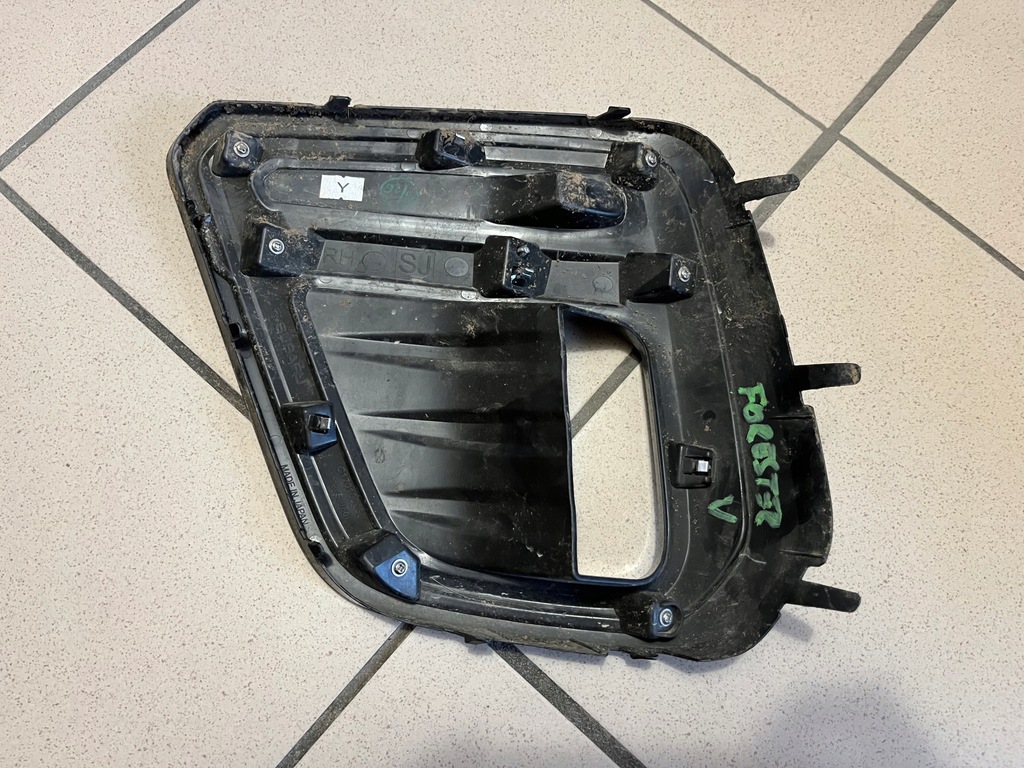 фото №11, Решітка бампера передня перед права subaru forester 5 v 19-