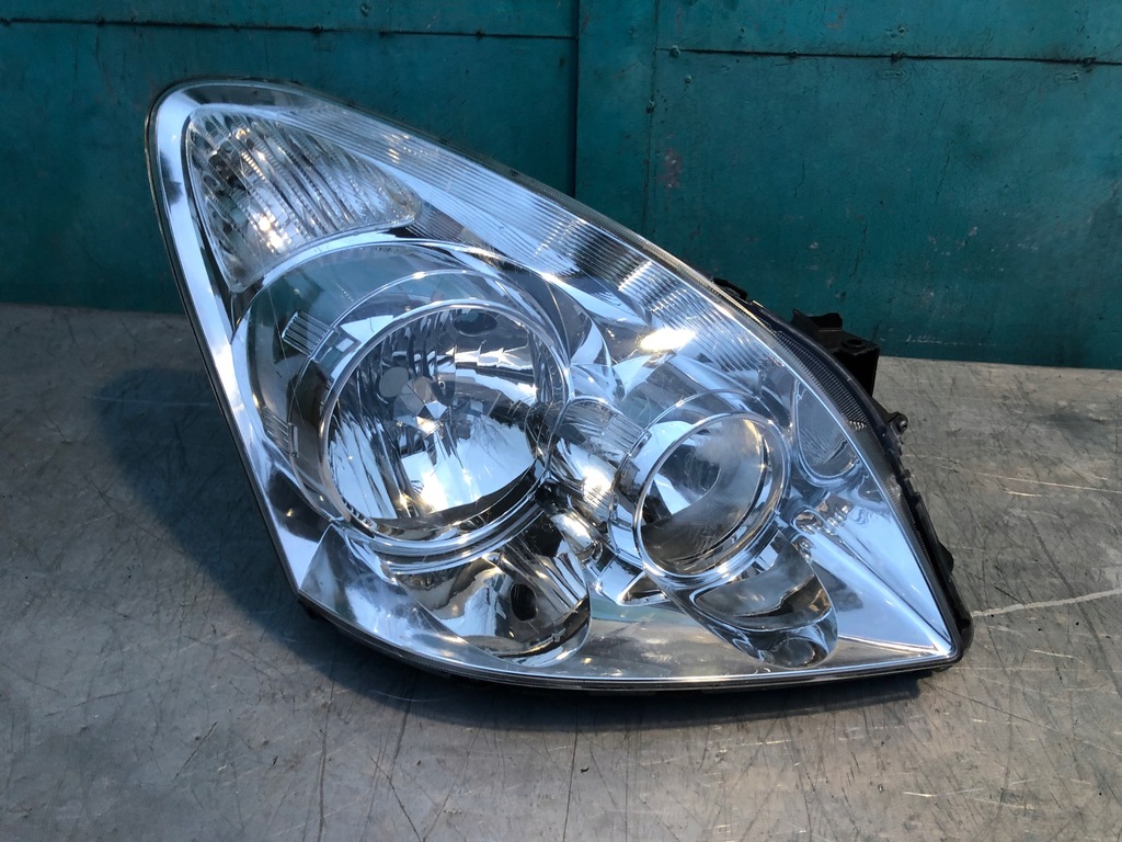 фото №1, Toyota corolla verso lift лампа правый перед правая