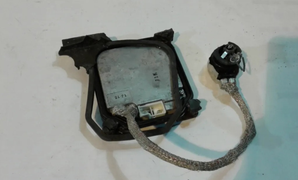 фото №1, Przetworniza ксенон lexus 85967-24010