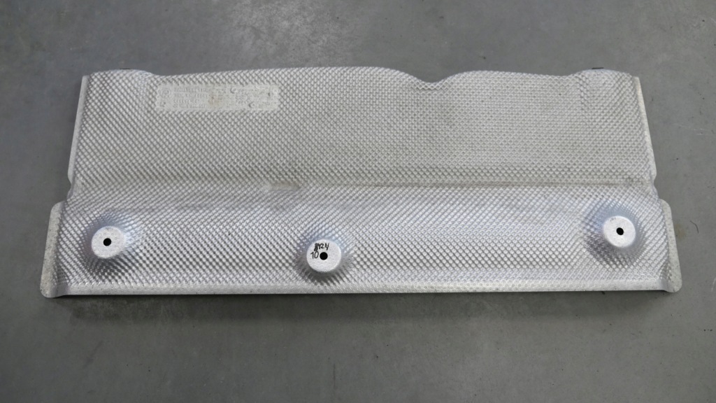 фото №1, Bmw f20 f21 защита тепловая выхлоп глушителя 7388791