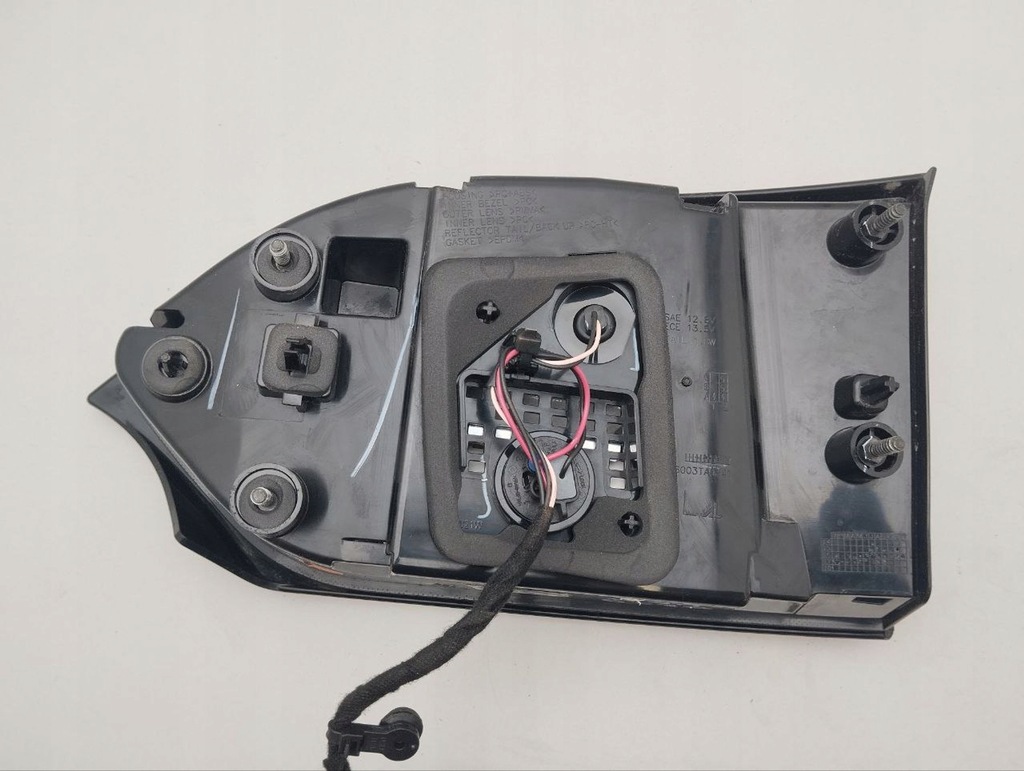 фото №9, Chrysler pacifica 2018 лампы задний крышки багажника 68228941ae