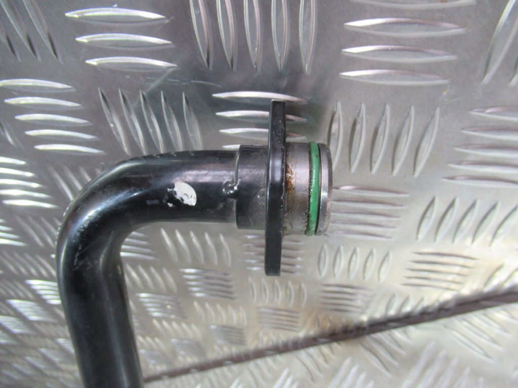 фото №3, Audi r8 шланг радіатора оливи 420115689g