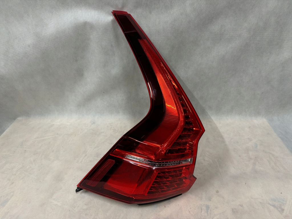 фото №1, Volvo xc60 ii 17+ лампа задняя левая led usa