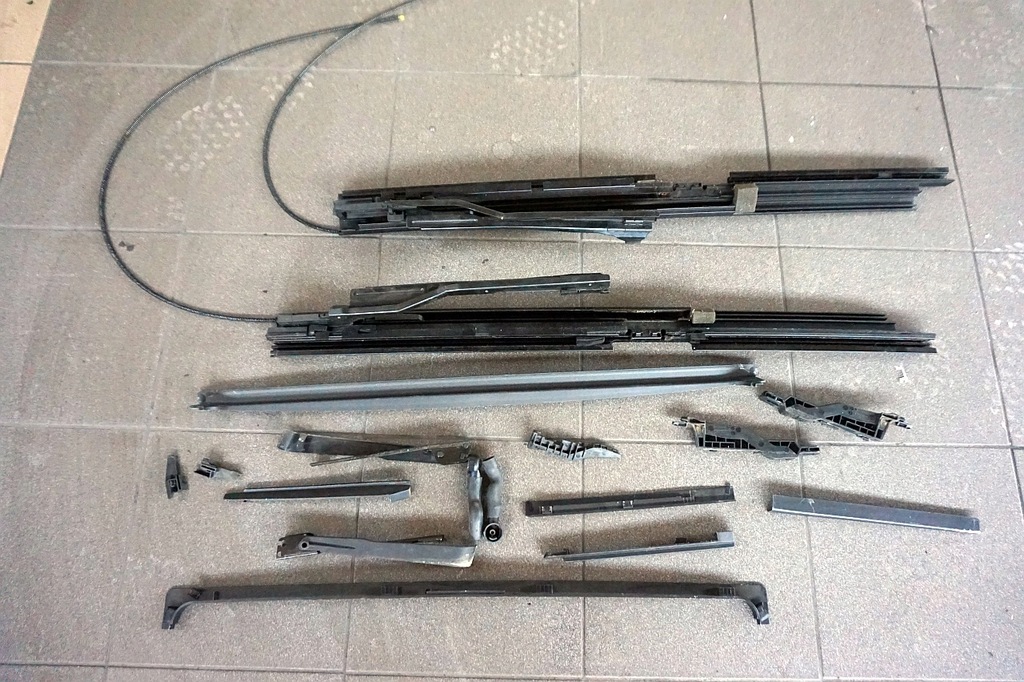 фото №1, Mercedes w204 панорама люк направляющая