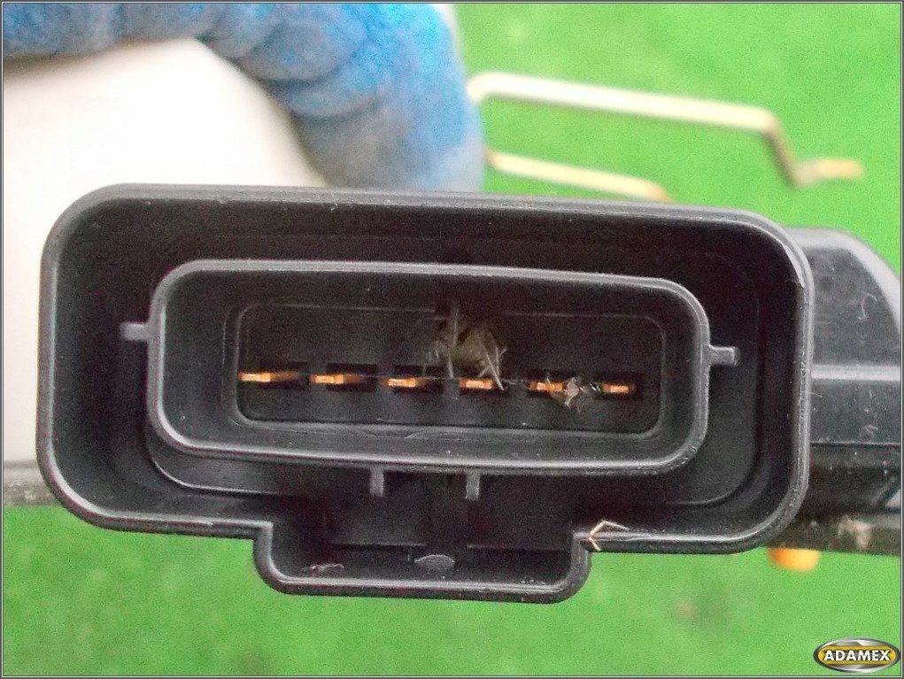 фото №5, Suzuki ignis 03-08r замок двері правий перед 6 pin