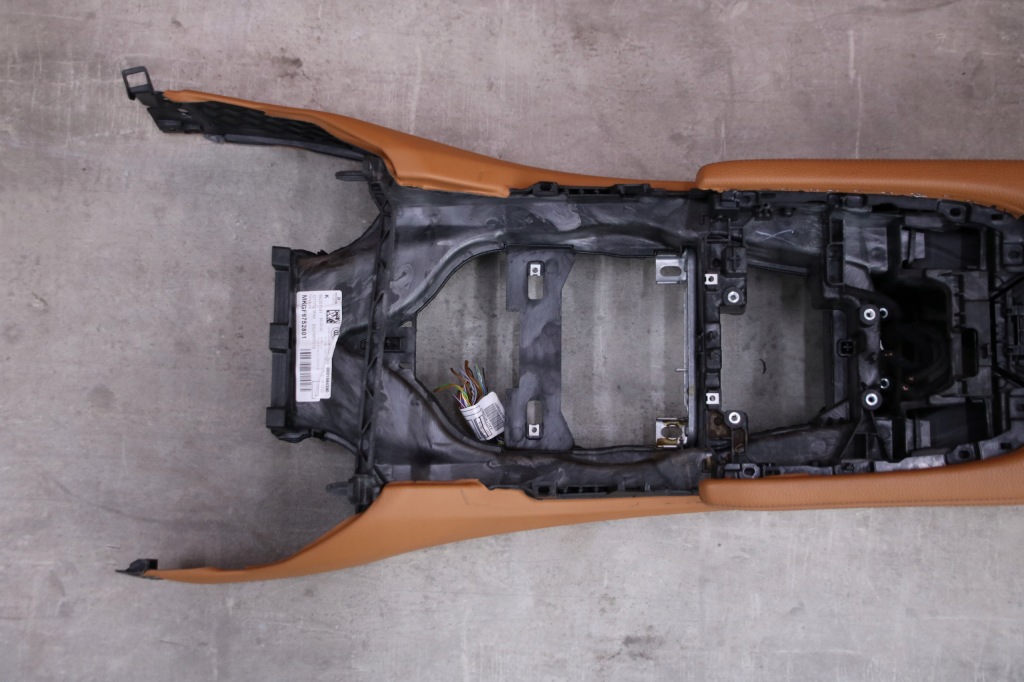 Bmw g11 g12 туннель средний подлокотник кожа dakota cognac Цена