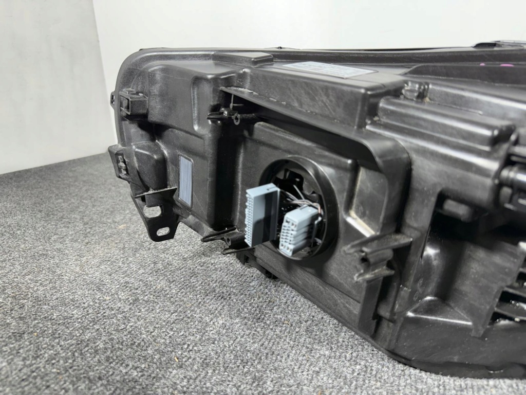 Volvo xc40 рестайлінг  base led фара правий перед передня 32404666 європа  ідеальна Ціна