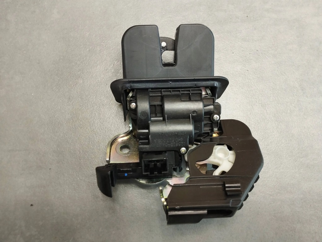 фото №1, Audi a6 c7 замок кришки задня 4h0827505a