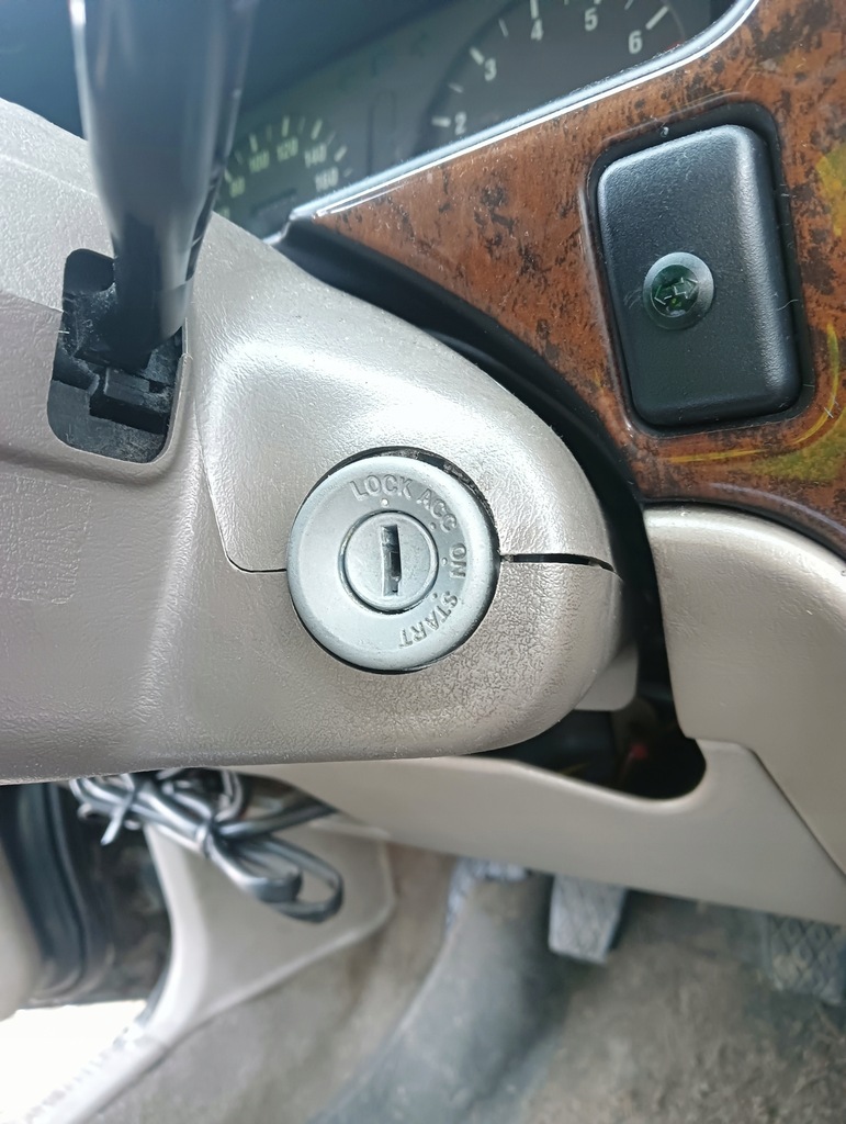 фото №1, Замок запалювання daihates applaus