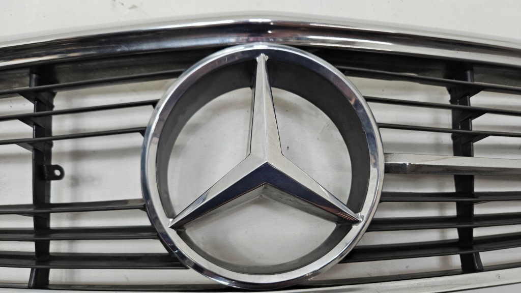 Решітка радіатора решітка радіатора решітка радіатора mercedes sl w107 a1078881523 Недорого