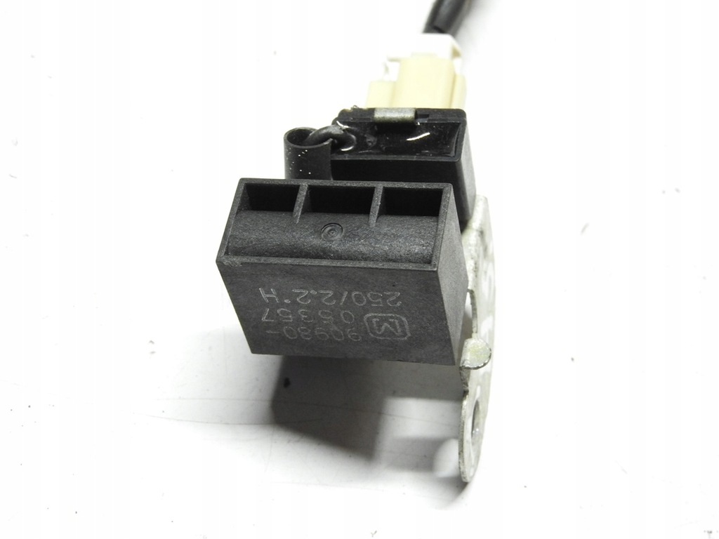 фото №10, Toyota auris i 5d 06-09 датчик конденсатор радио 90980-05357