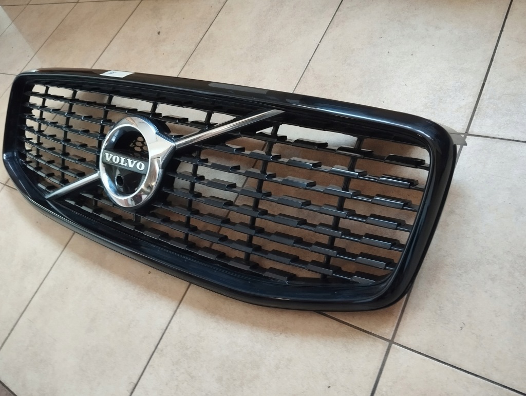 фото №4, Volvo xc60 ii r-design решётка радиатора решётка радиатора model po 2018 roku