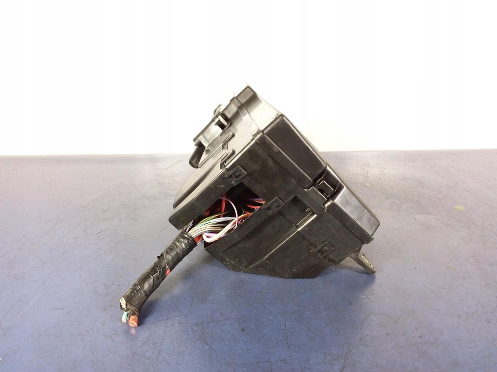 фото №2, Jaguar xf x250 коробка предохранителей