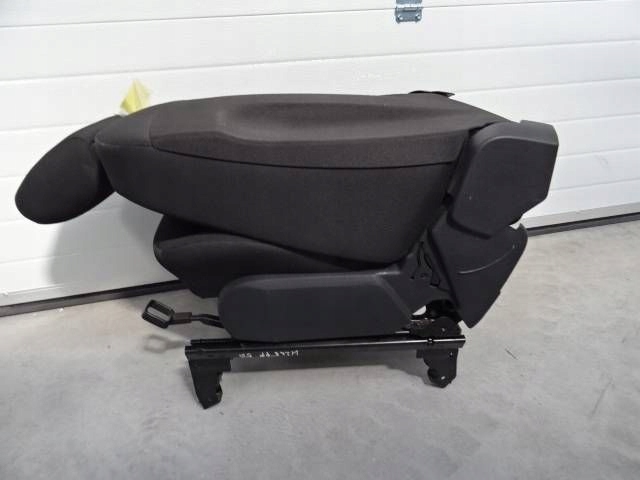 фото №8, Сиденье правый перед mercedes w245 nr158