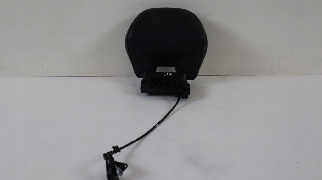 Купить Volvo v40 2 подголовник левое  задняя