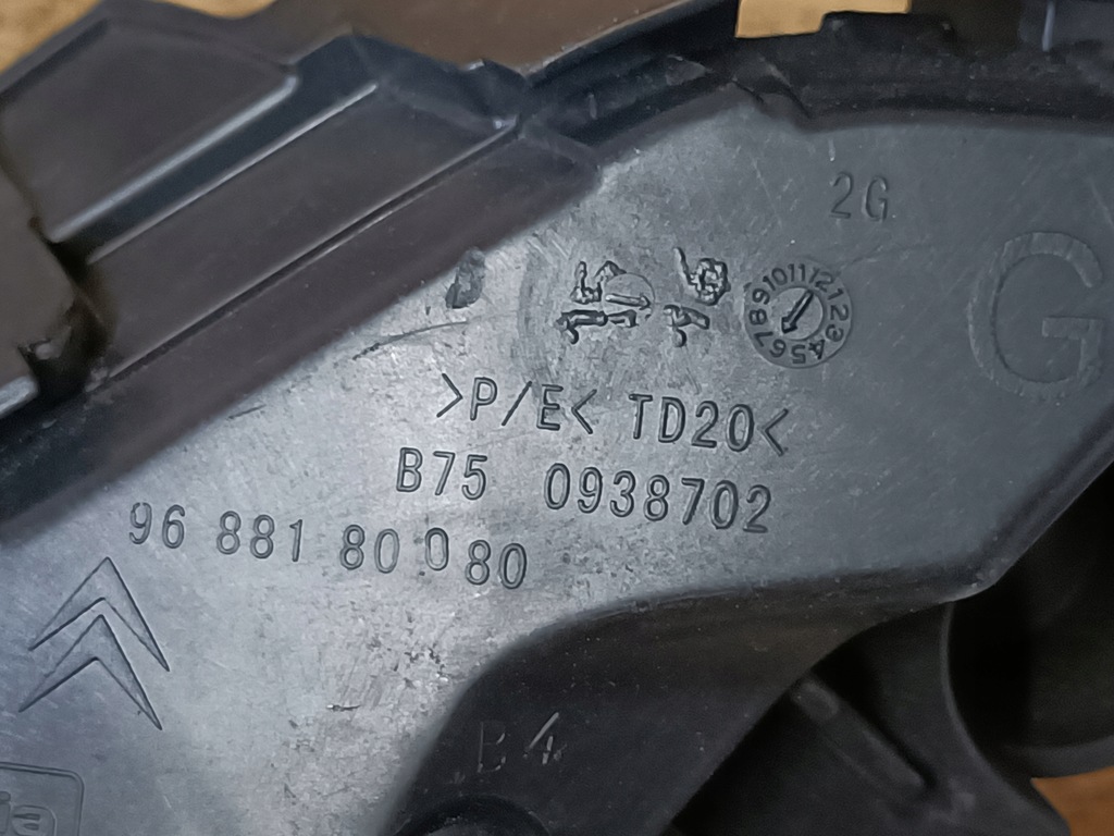 фото №8, Citroen ds4 направляющая бампера левый задняя 9688180080