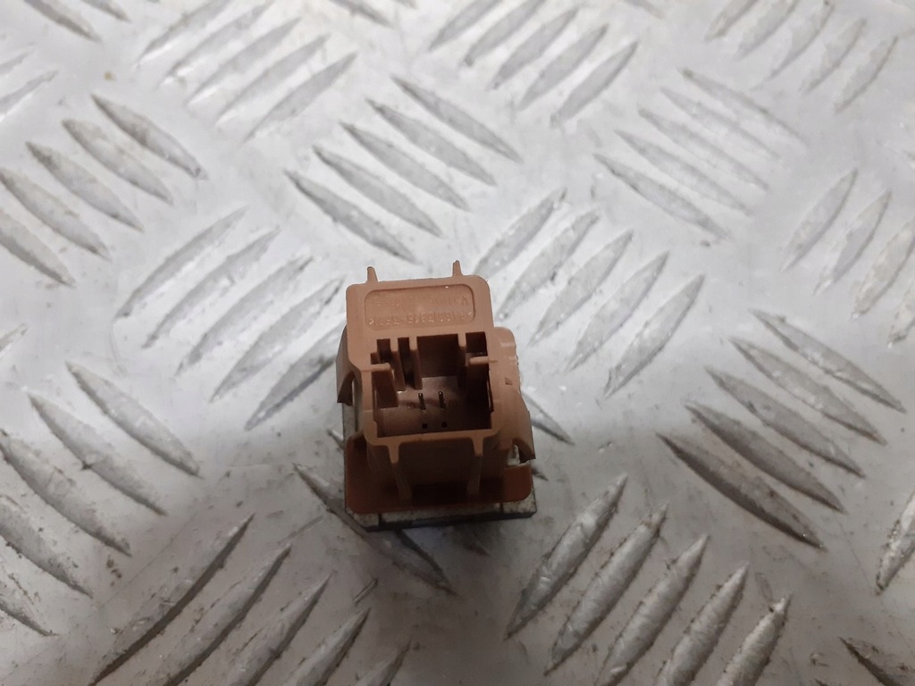 фото №3, Кнопка блокировка дверь citroen xsara picasso