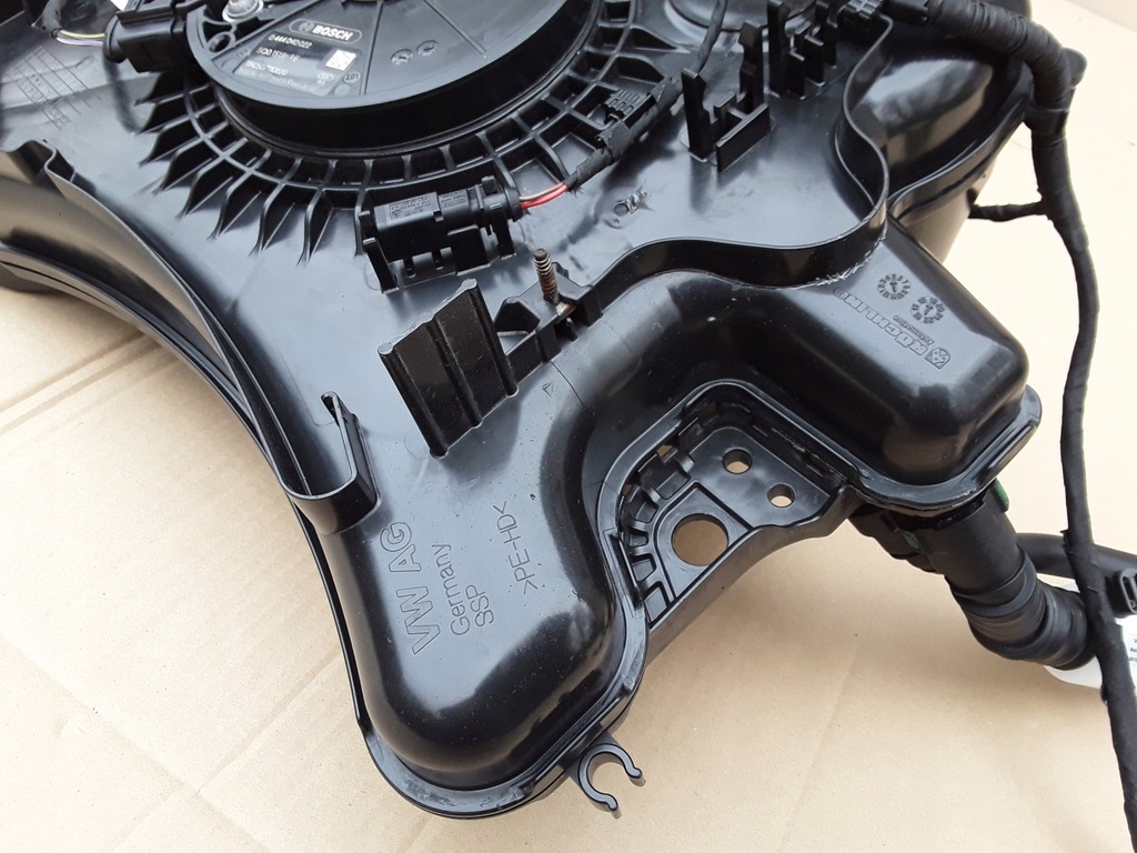 фото №10, Бак adblue seat leon iii kombi lift 1.6 tdi 2019 5q0131877f 5q0131969e