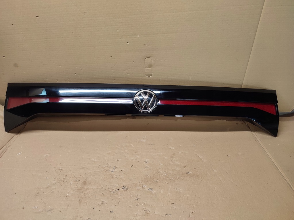 фото №1, Vw t-cross накладка крышки задняя 2gm827577e