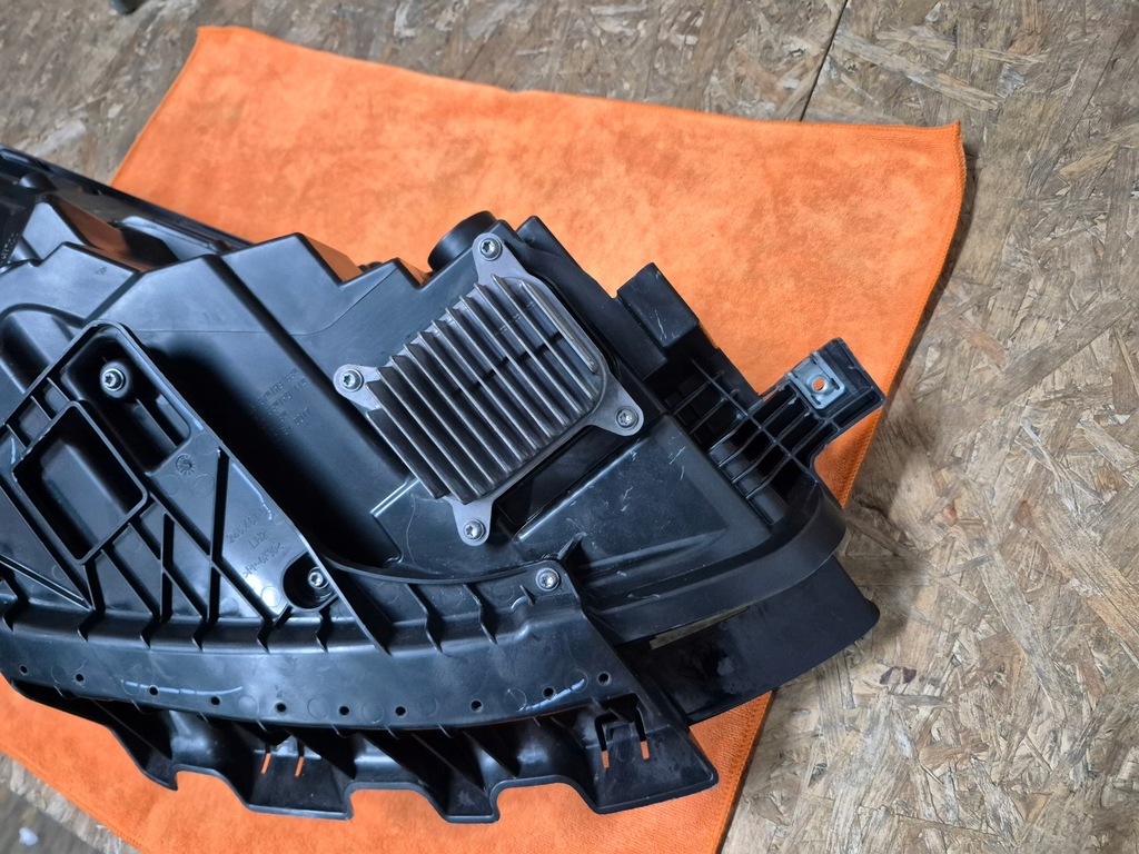 фото №9, Tesla 3 iii y lift лампа передняя перед левая