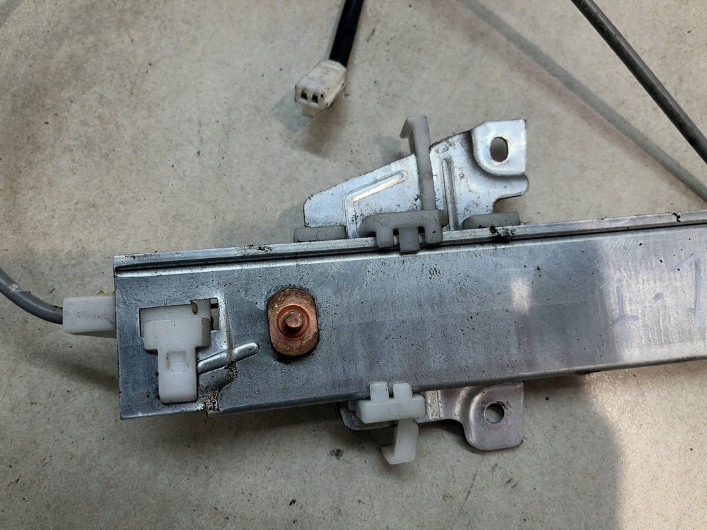 фото №8, Подъемник стекло левый задняя mazda mpv 2.0 d 1174039a