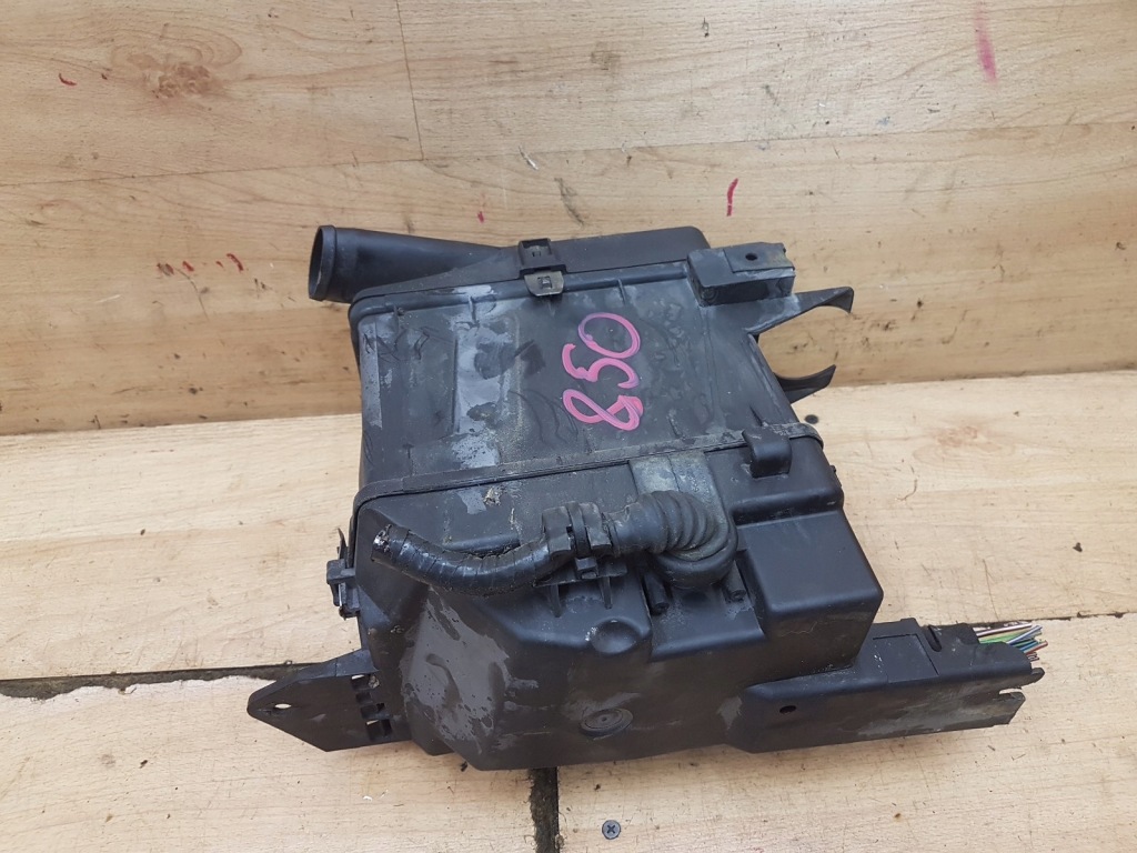 фото №1, Корпус коробка предохранителей volvo 850 2.5tdi