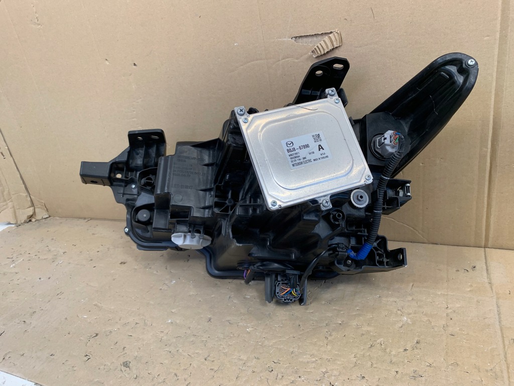 фото №15, Mazda 3 iv -19 лампа full led правая 8 pin ładna