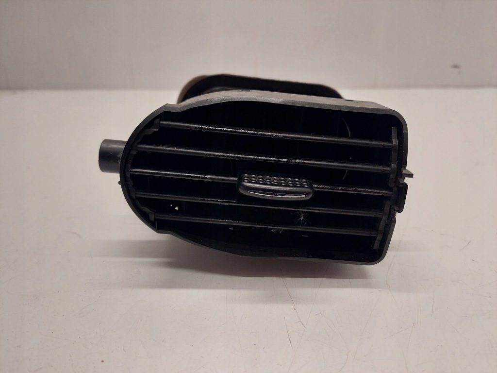 Купити Решітка обдув ліва mercedes w168 1688300154