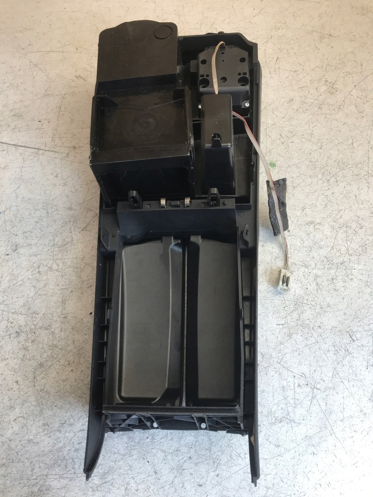 фото №8, Підлокітник бардачок mercedes w204 a2046800639