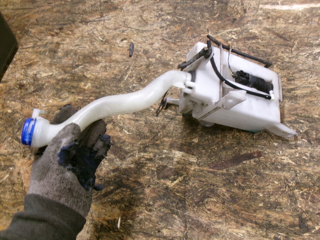 фото №1, Suzuki swift mk7 бачок омивача