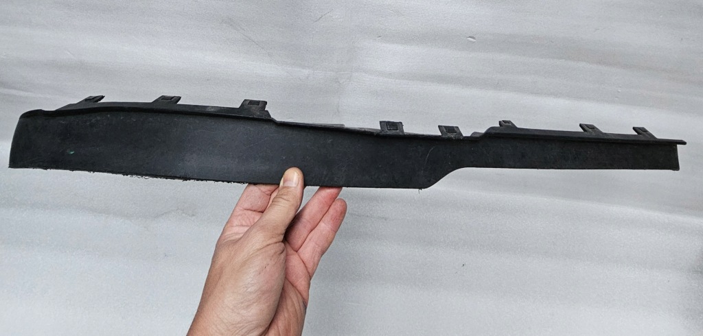 Спойлер резиновый элемент накладка-спойлер бампера перед правый 39148889 opel insignia b рестайлинг с Разборки