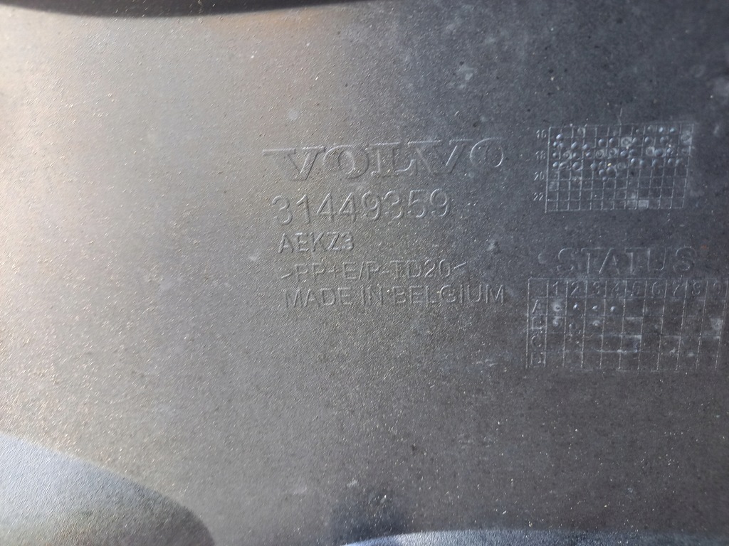 фото №8, Volvo xc40 бампер передний решётка спойлер оригинал!