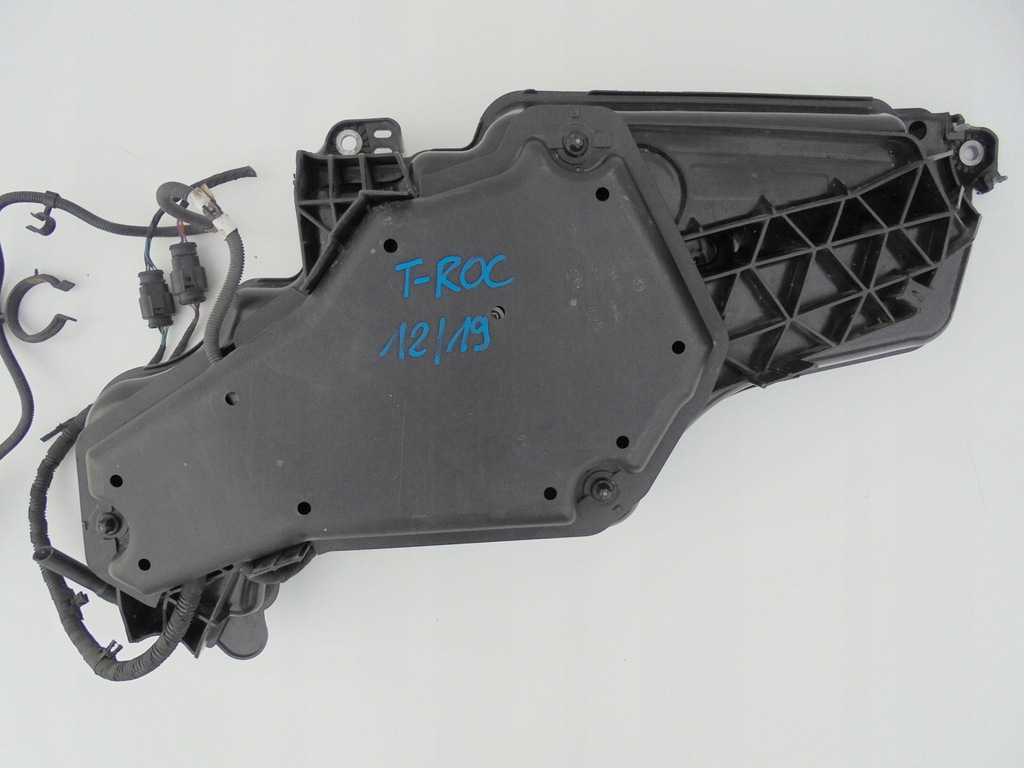 фото №9, Vw t-roc бак adblue 5q0131877r