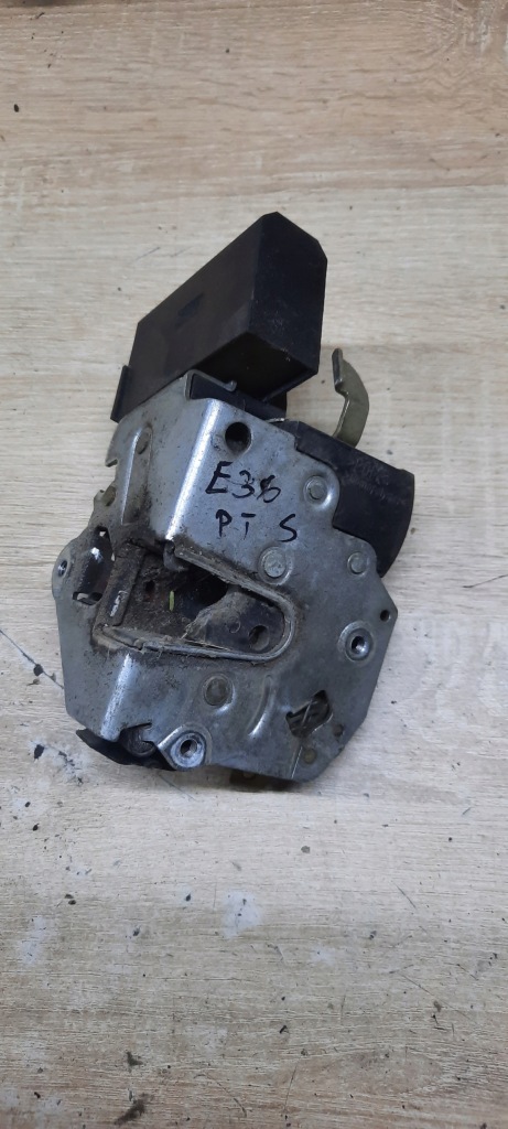 Купить Bmw e36 замок дверь правый задний  sedan 8122420