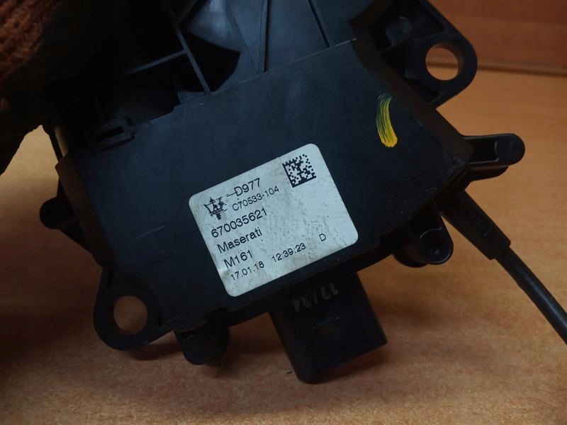 фото №3, Моторчик відкривання кришки alfa romeo stelvio eu