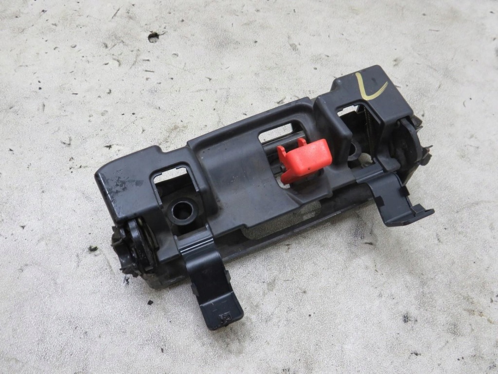 Купить Кронштейн сиденье левая 3 ряд land cruiser 120