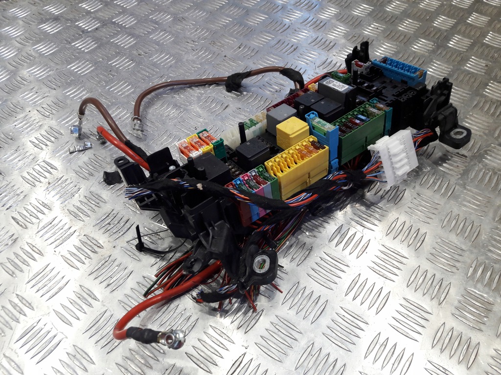 фото №7, Коробка предохранителей mercedes-benz оригинальный номер a2465400340