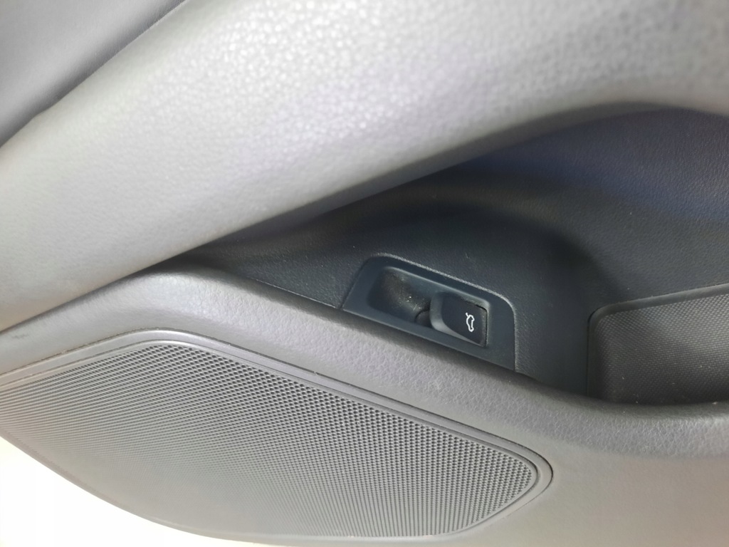 фото №5, Audi a7 оббивка обшивка двері правий перед шкіра