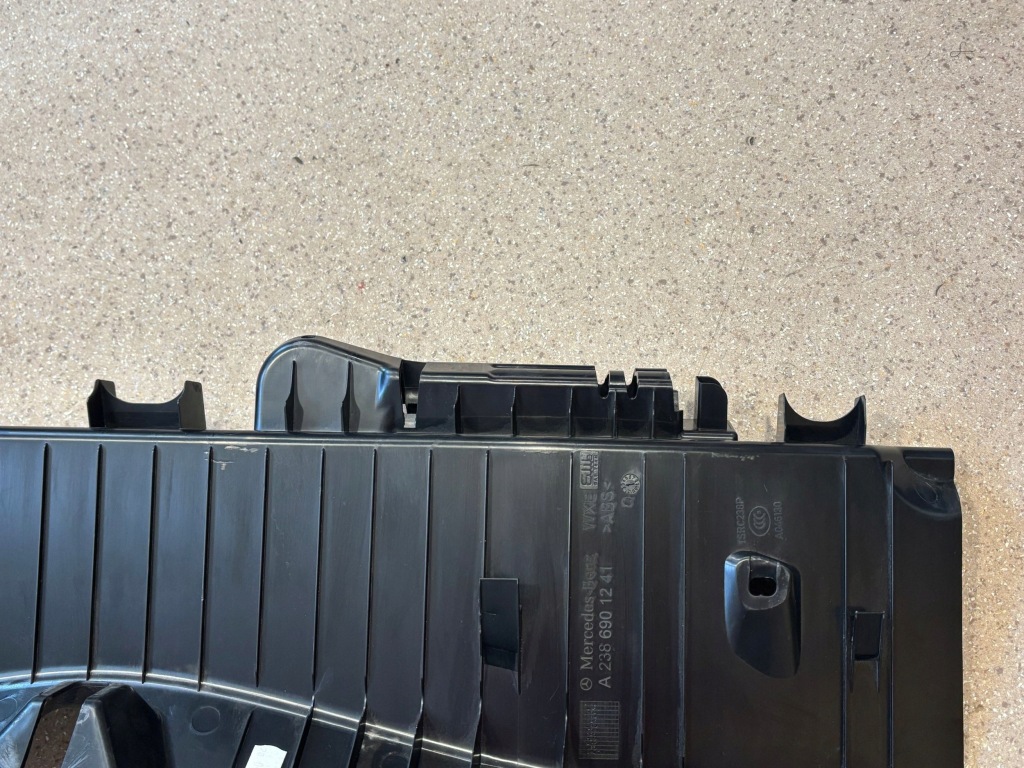 Накладка порог багажника задний  mercedes-benz e w238 a2386901241 Цена