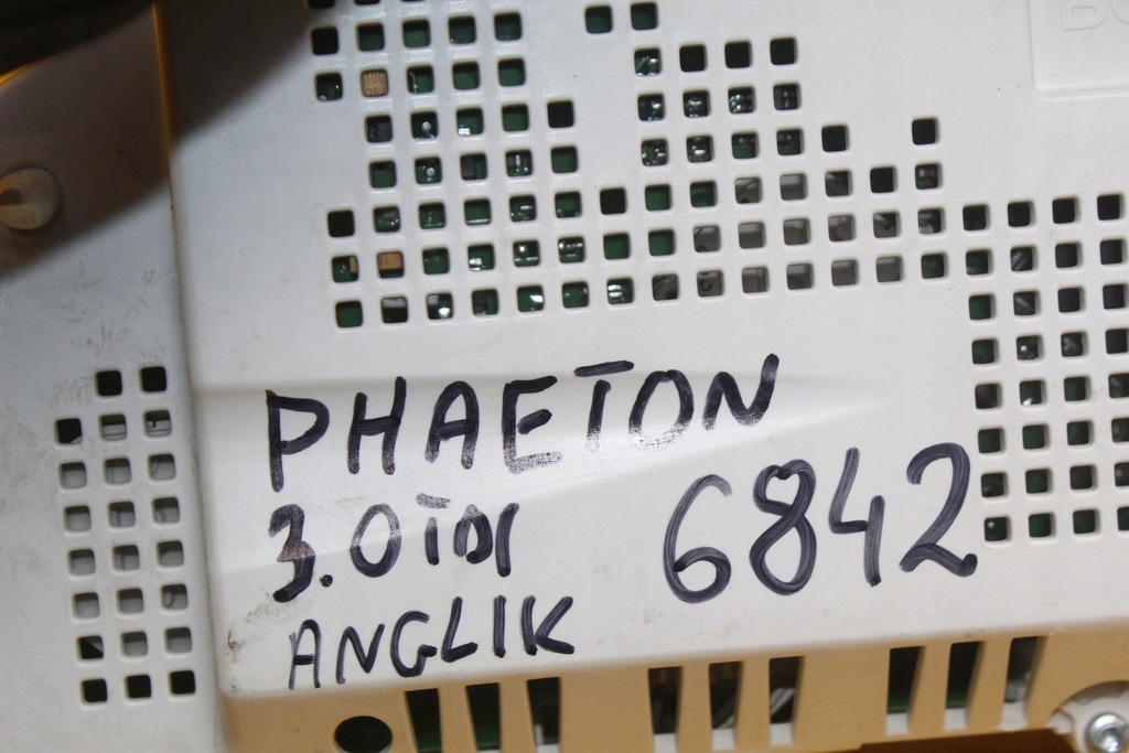 фото №8, Счетчик приборы vw phaeton 3d0920982p anglik 3.0 tdi