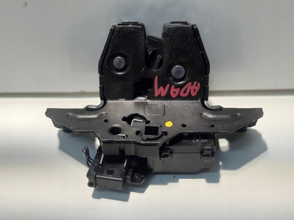 фото №1, Opel adam замок задній кришки кришка багажника задня