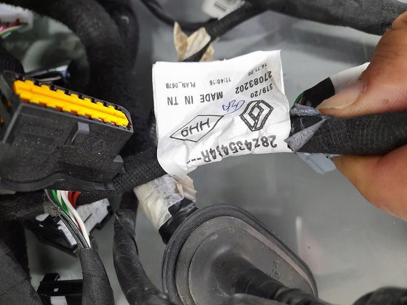 фото №4, Електропроводка салону captur ii 1.5 dci 240105845r