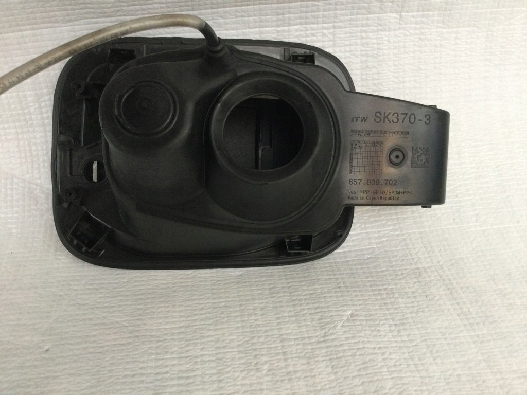 Купити Skoda scala кришка заливної пального 657809702