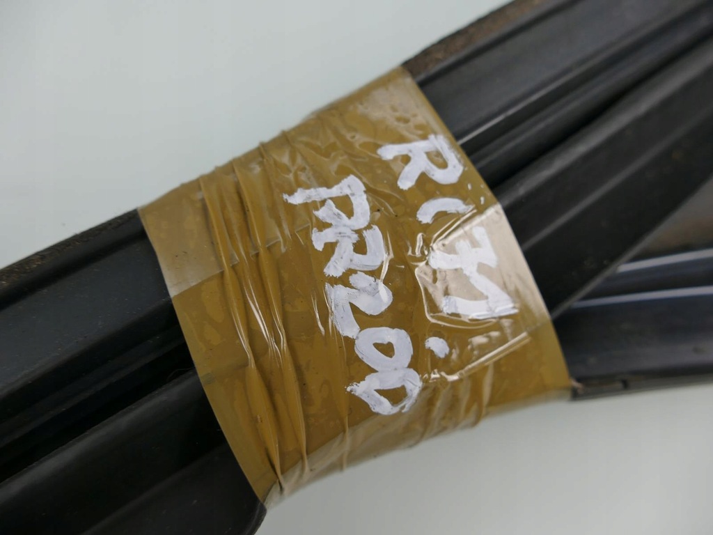 фото №8, Mercedes slk r171 прокладка стекло лобовое перед