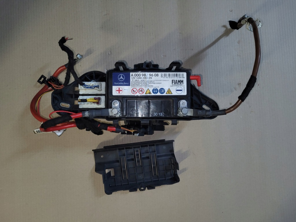 фото №1, Mercedes w176 w246 акумулятор додатковий