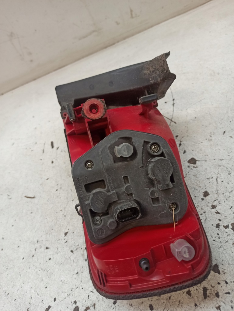 фото №11, Audi a4 b8 sedan лампа левый задняя w крыло 8k5945095d